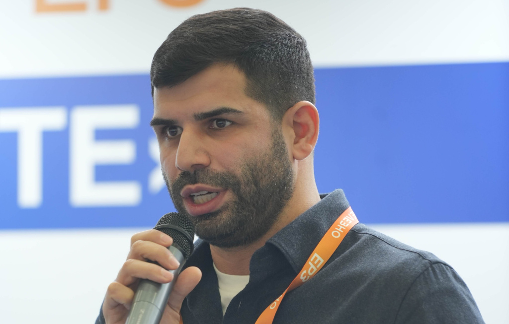 DSC07003_11zon (1).jpg DSC07003_11zon (1).jpg